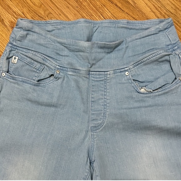 Belle by Kim Gravel cropped/capri jeans - Picture 4 of 5